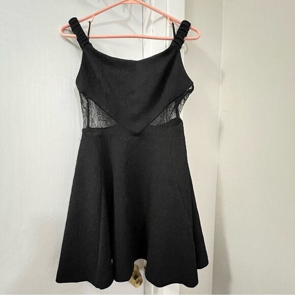FREE PEOPLE Black BROOKLYN MINI LACE DRESS Size Small - Picture 2 of 6